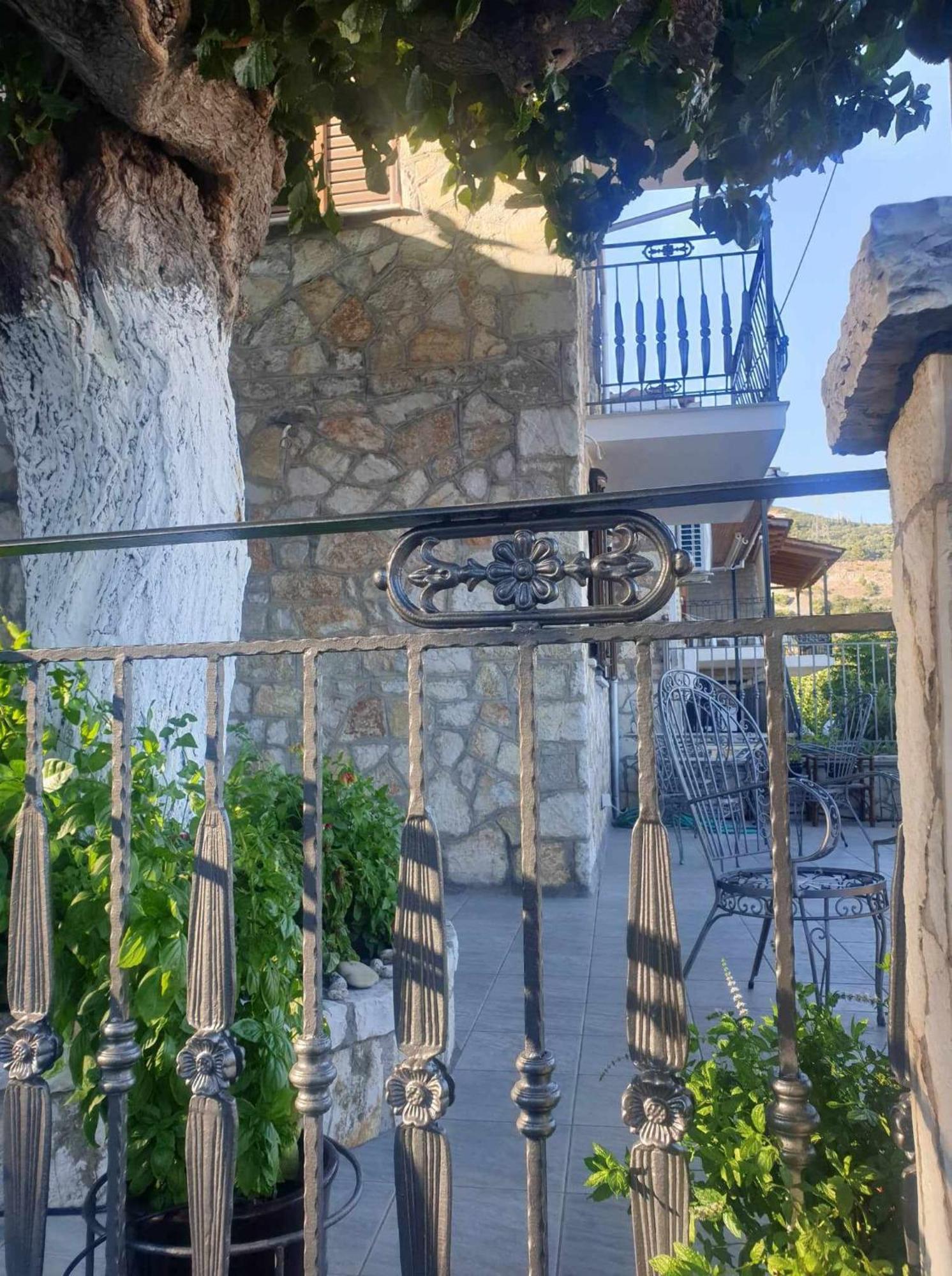 View By The Castle Nafpaktos Vila Exterior foto