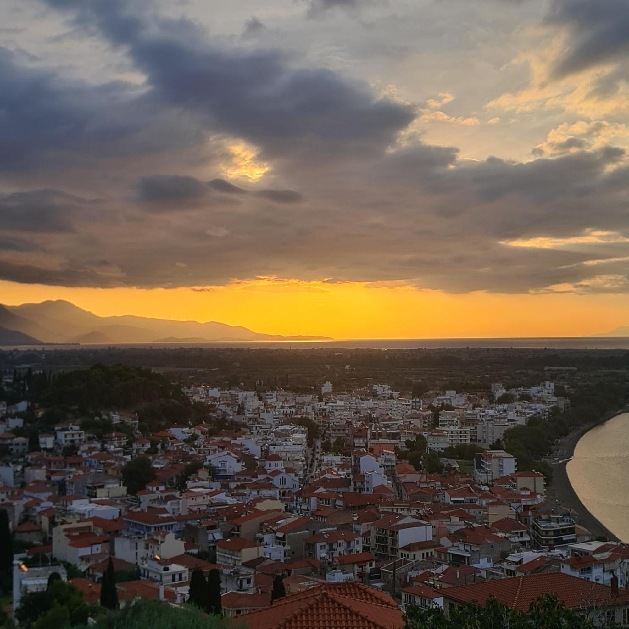 View By The Castle Nafpaktos Vila Exterior foto
